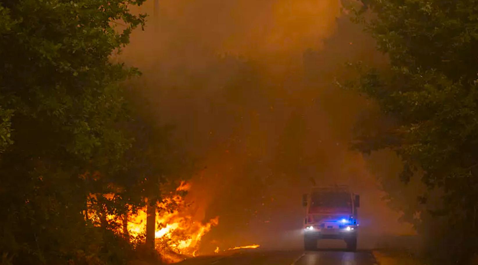 Incendios sin precedentes obligan a evacuar a cientos de miles de personas en Francia y España