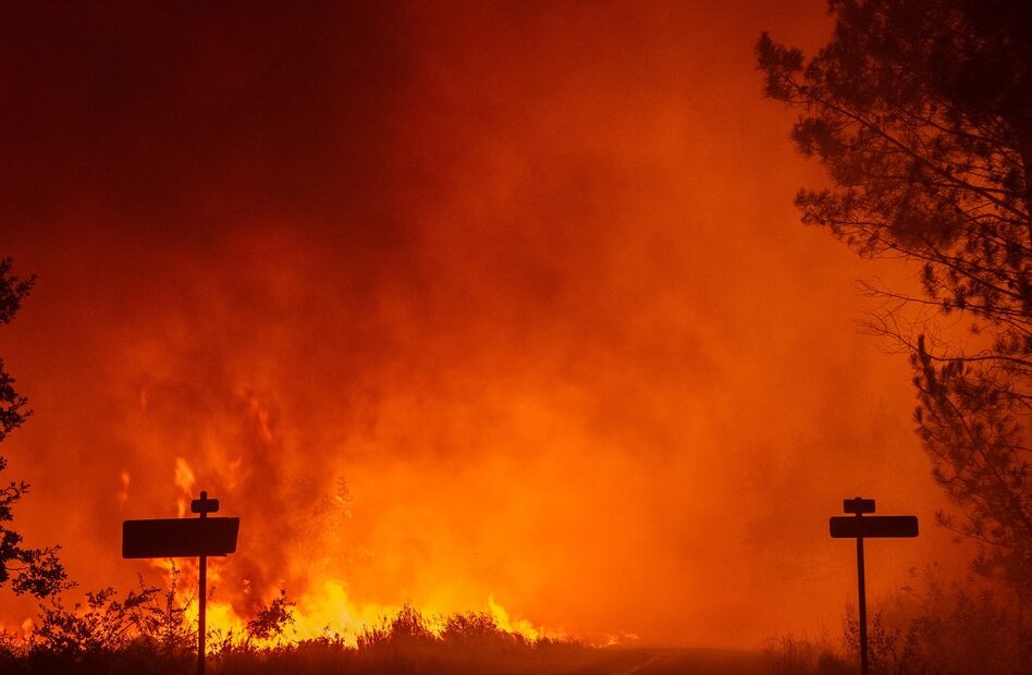 Incendios sin control en Madrid con más de 40.000 personas evacuadas