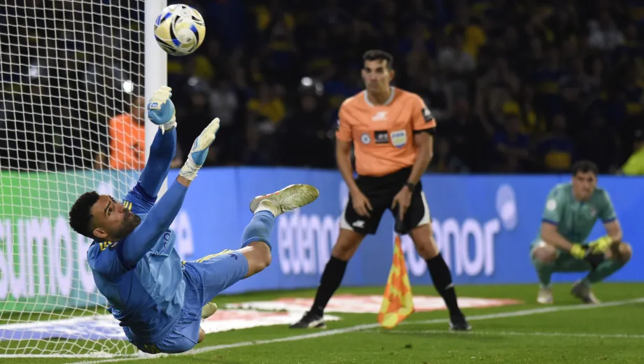 Boca eliminó a Vélez por penales y jugará ante Racing los cuartos de final de la Copa Argentina