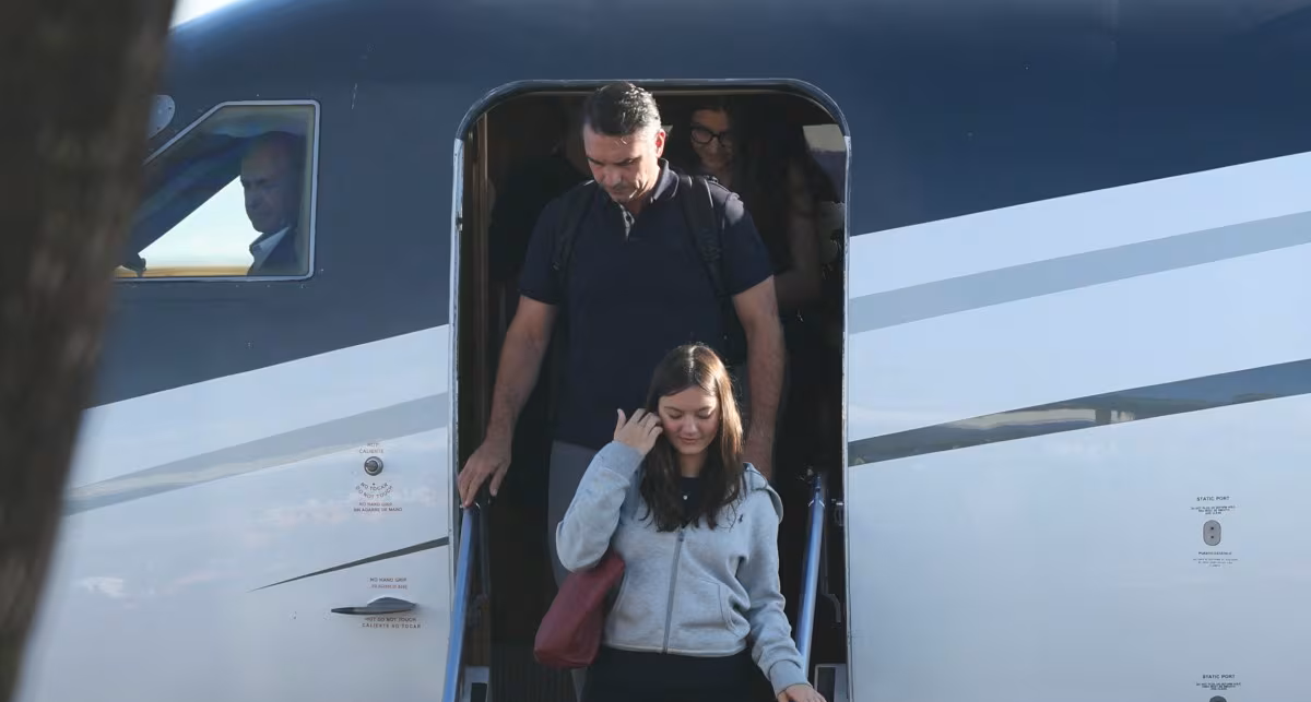 Flavio Bolsonaro llegó a EE.UU. desde la Argentina después de escapar de las autoridades de Brasil